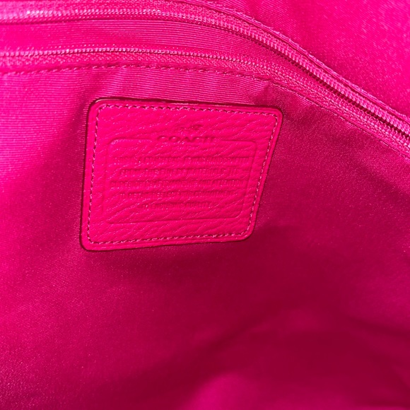 Coach  Shoulder bag  Small Tote satchel    leather   hot pink  Gold tone accents - Picture 14 of 17
